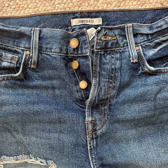 Distressed Jeans - Picture 3 of 4